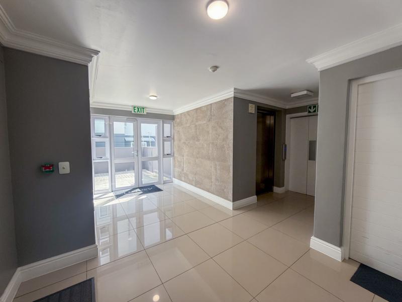 2 Bedroom Property for Sale in Bloubergstrand Western Cape